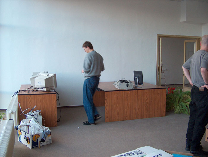 22.12.2003 - 2.patro - regionální oddělení stěhování do nových prostor, dočasný azyl pro hudební oddělení