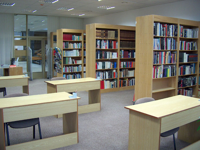9.3.2004 - príprava před částečným otevřením knihovny