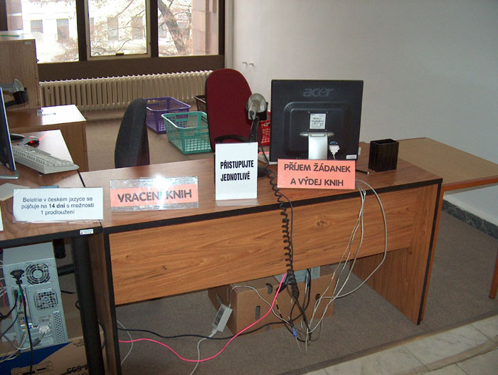 9.3.2004 - príprava před částečným otevřením knihovny